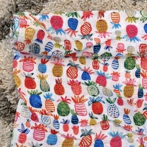 Muslin Pineapple Swaddle